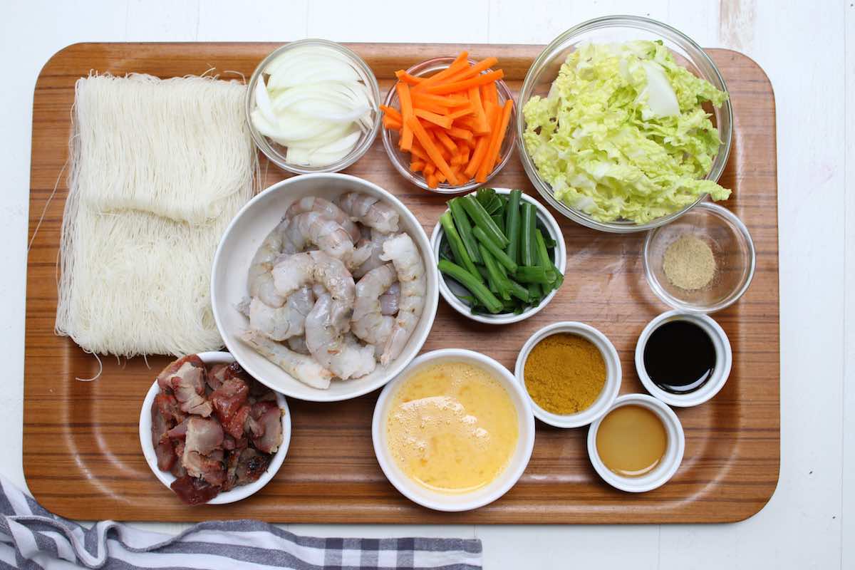 Ingredients for mei fun: noodles, shrimp, carrots, cabbage, pork and seasonings