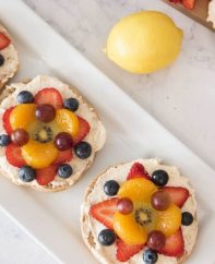 This Fruity Bagel Pizza recipe is a beautiful way to improve on a plain bagel