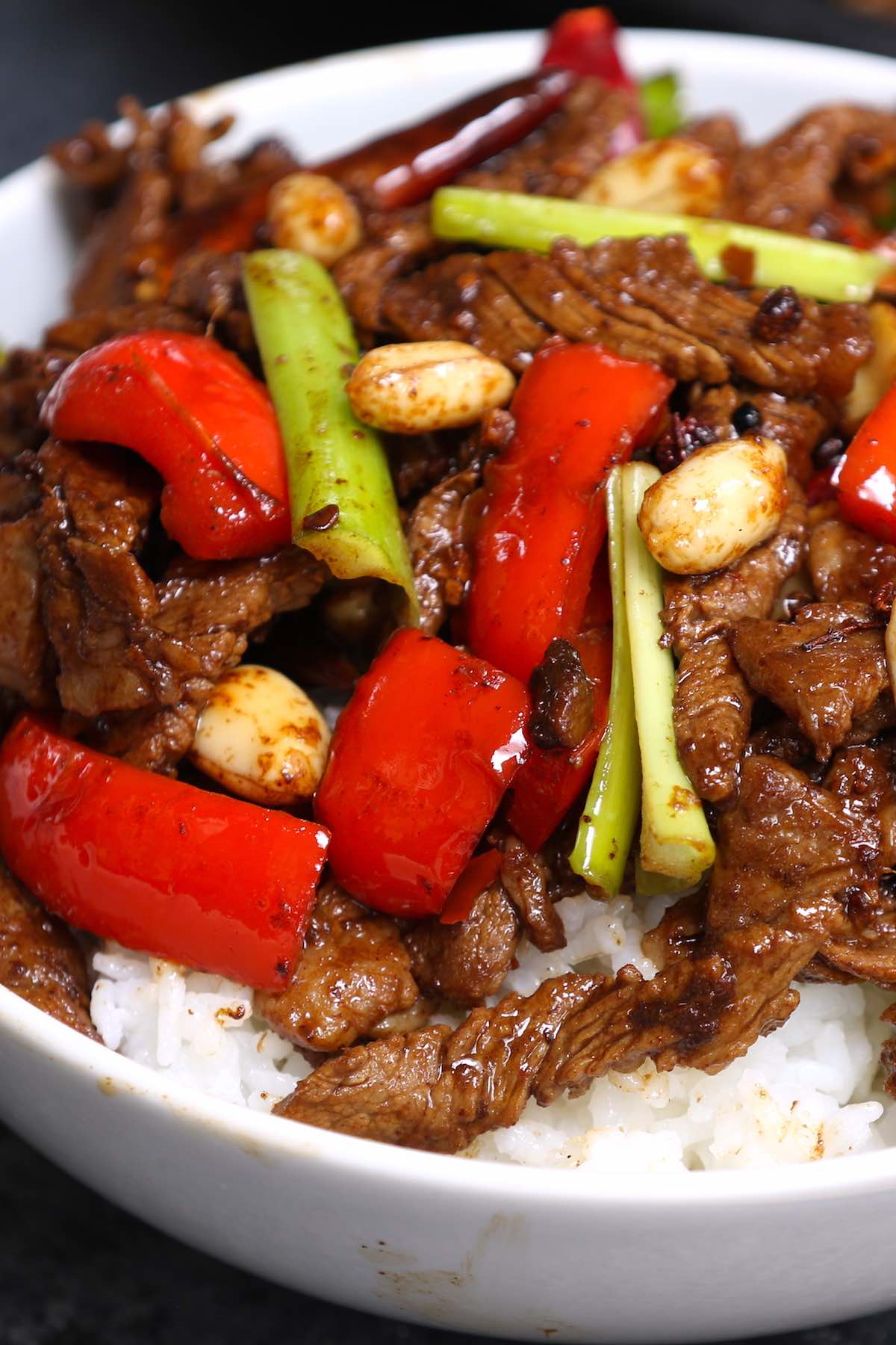 Rice bowl with stir fried beef