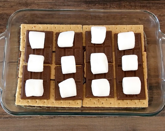 S'mores Brownie Recipe with 5 ingredients: brownie batter, graham crackers, chocolate and marshmallows
